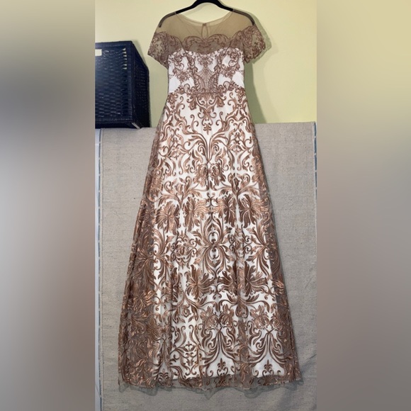 Marchesa Notte Prom Gown Embroidered Lace Formal Cream & Gold Maxi Dress 6 NWT - Picture 16 of 16